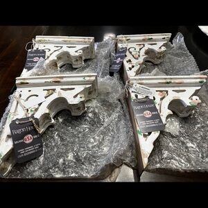 BRAND NEW!!!  DECOR STEALS CORBELS Gingerbread Brackets SET OF 4